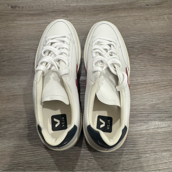 Veja V-12 White Navy Red Lace Up Leather Sneakers - Picture 5 of 9